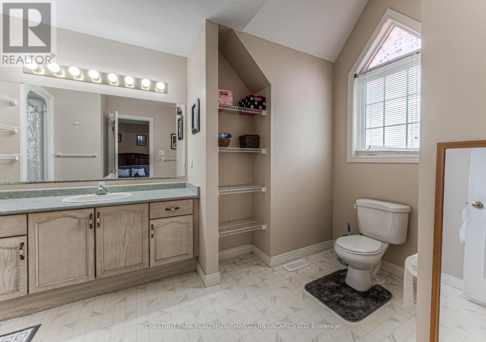 Photo 29 of 619 Westfield Drive, Waterloo ON