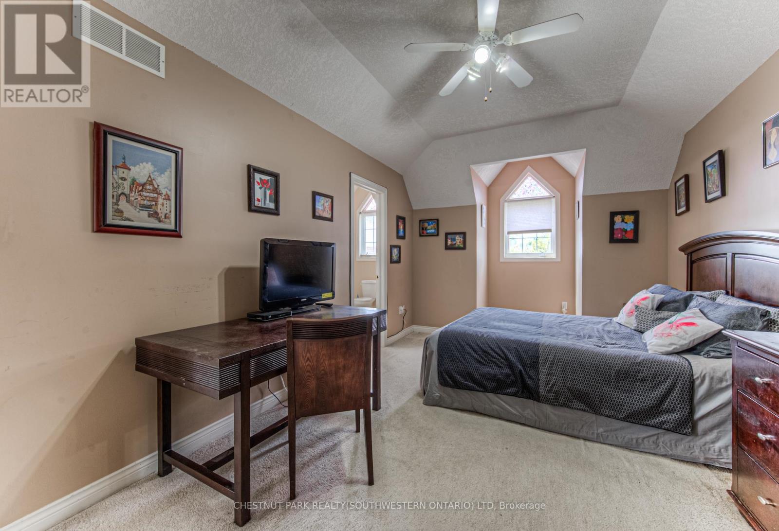 Photo 33 of 619 Westfield Drive, Waterloo ON