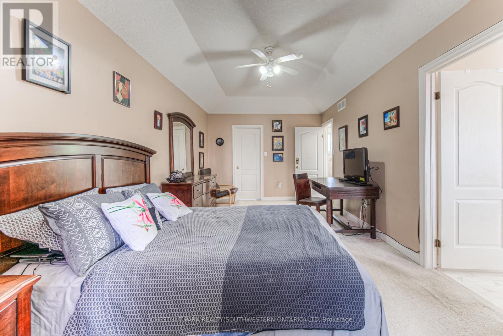 Photo 31 of 619 Westfield Drive, Waterloo ON