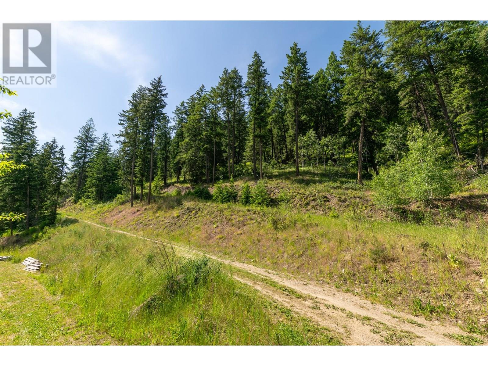 1771 Skimikin Road, Tappen