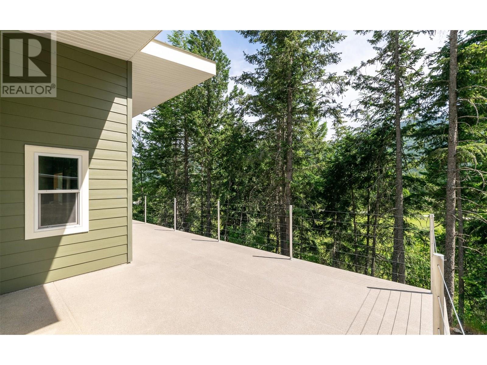 1771 Skimikin Road, Tappen