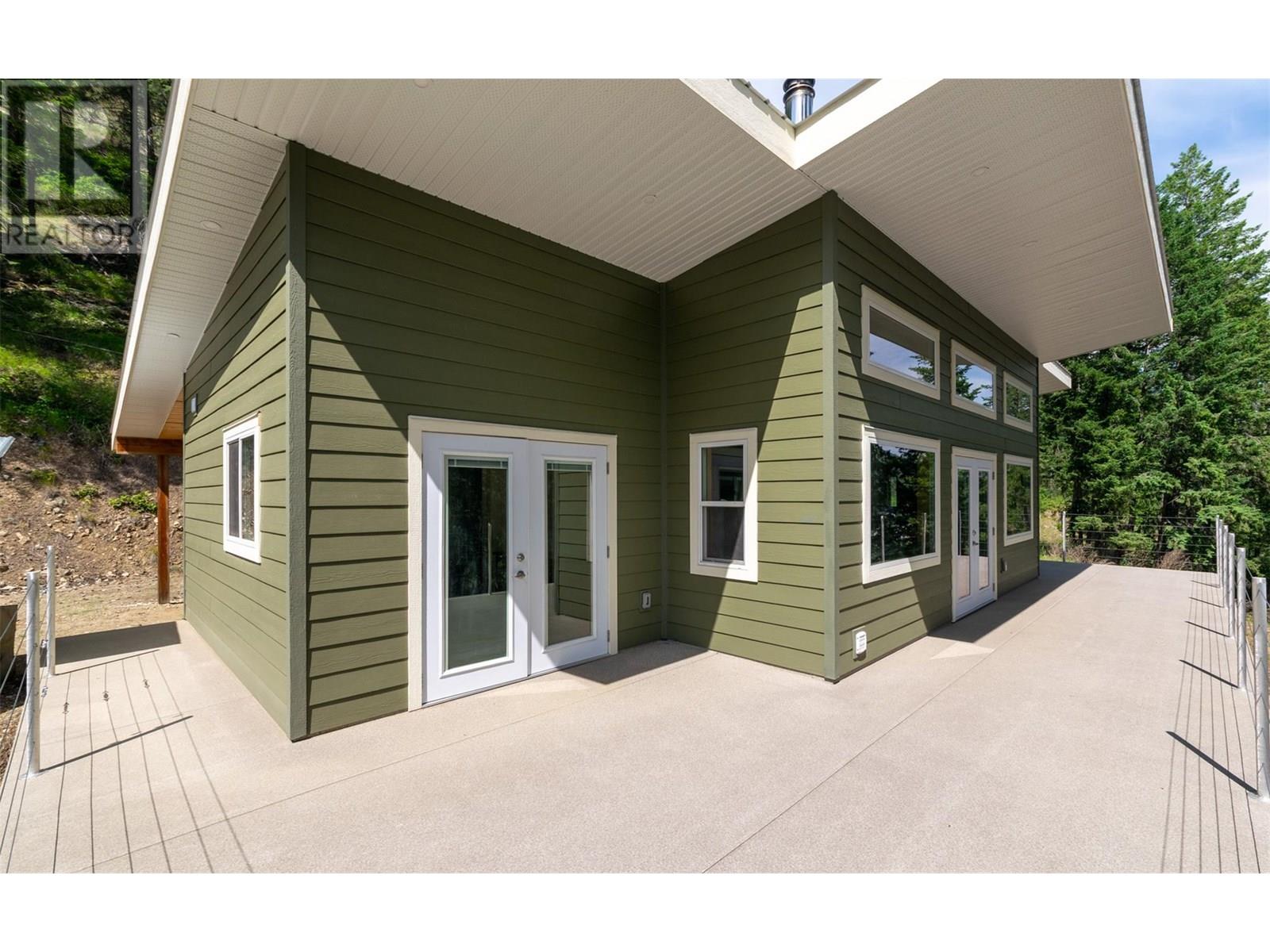 1771 Skimikin Road, Tappen