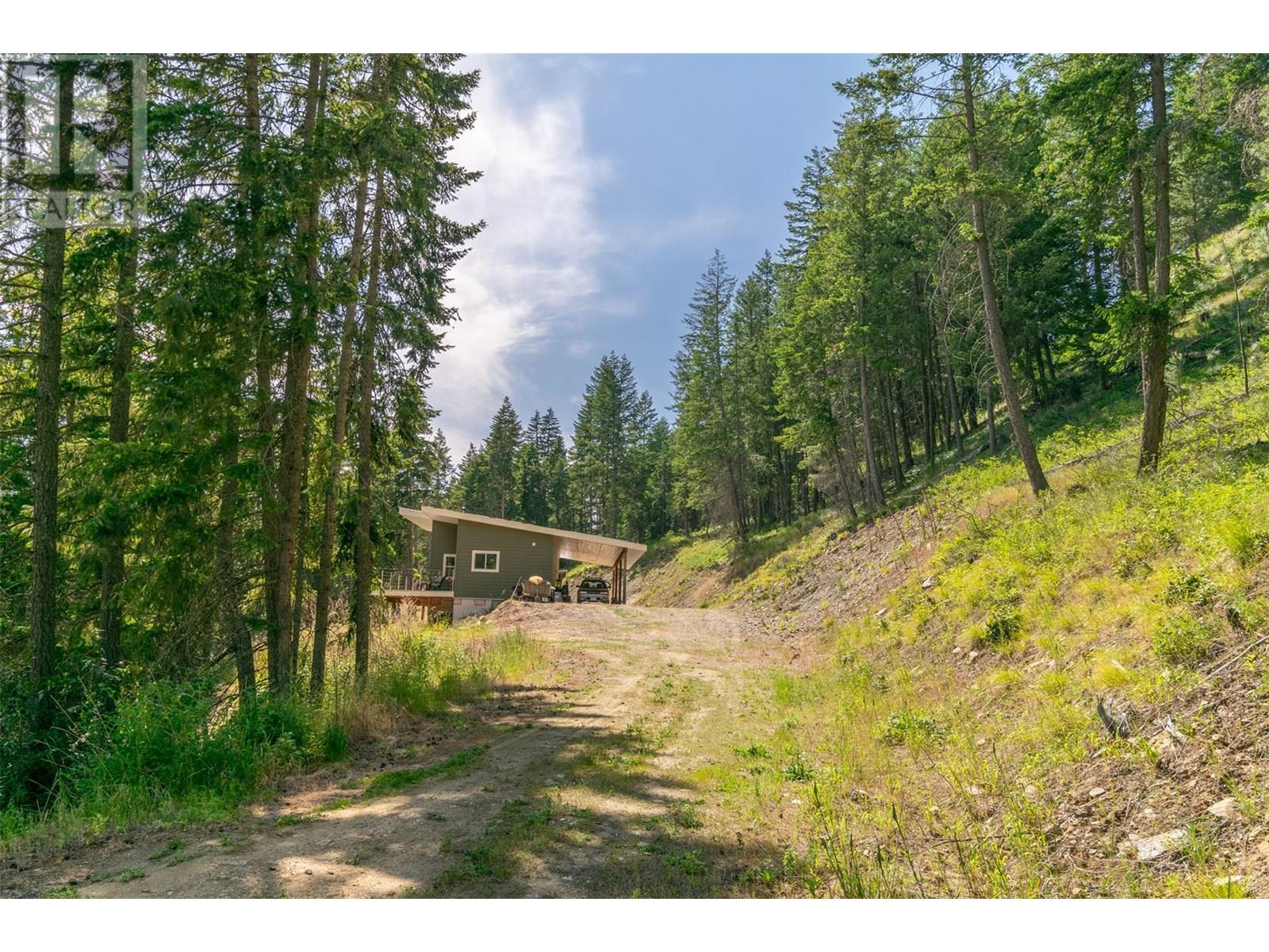 1771 Skimikin Road, Tappen