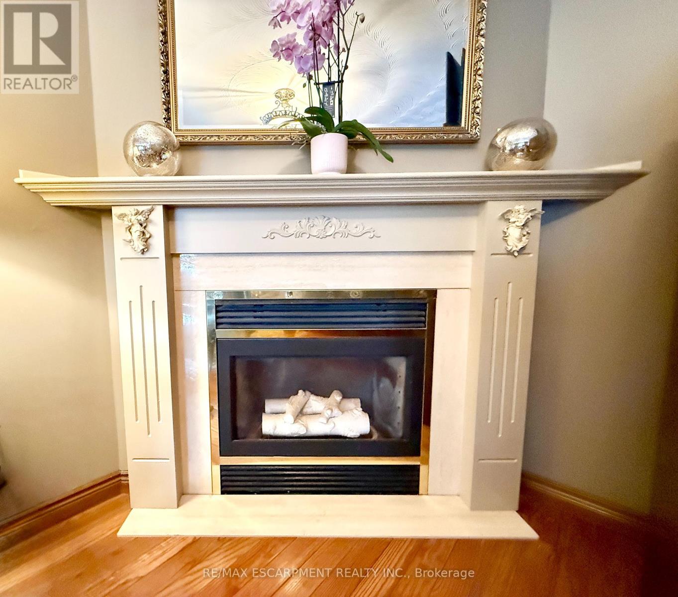 Photo 14 of 9 Sugarberry Court, Hamilton ON