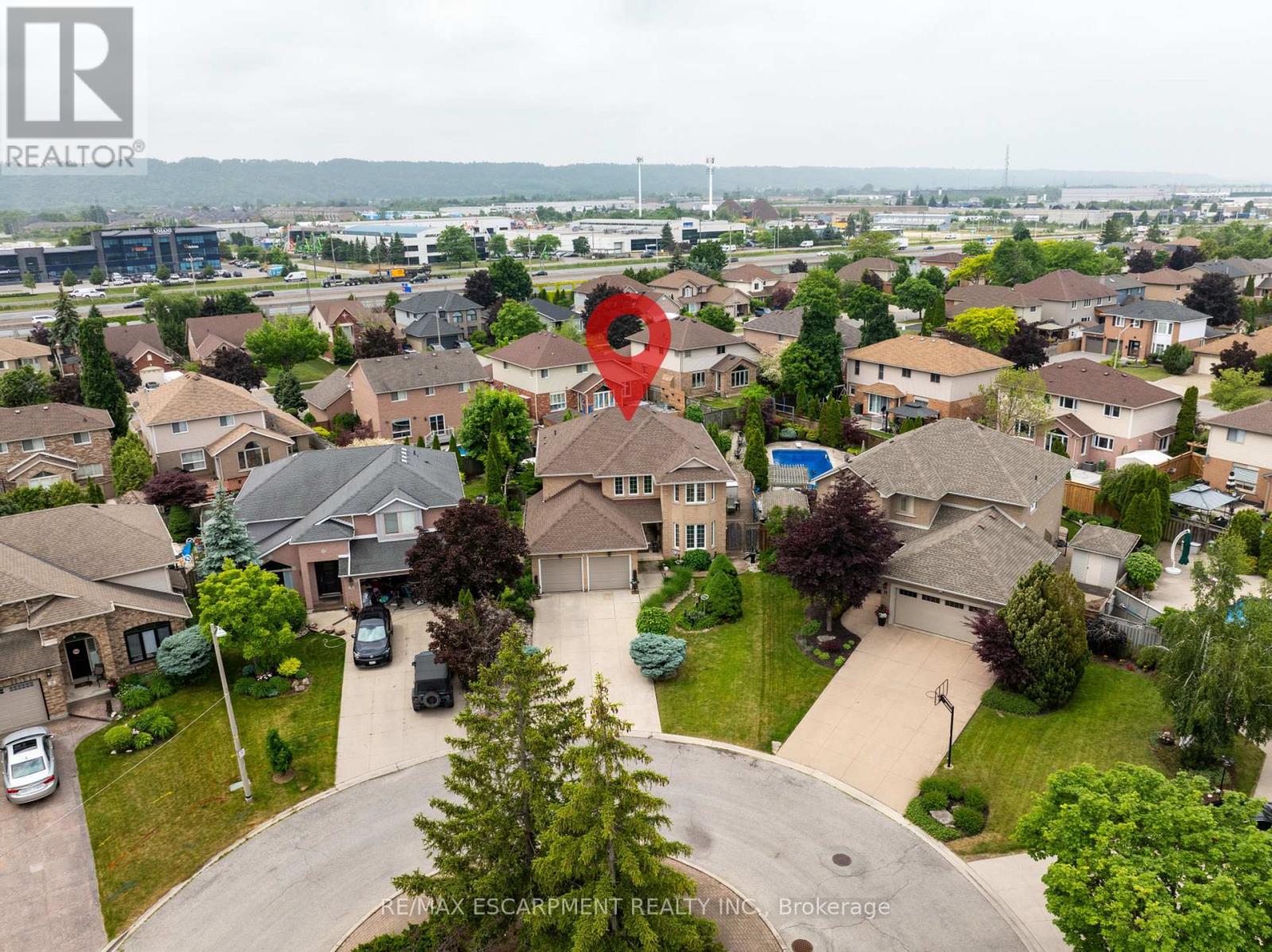 Photo 42 of 9 Sugarberry Court, Hamilton ON