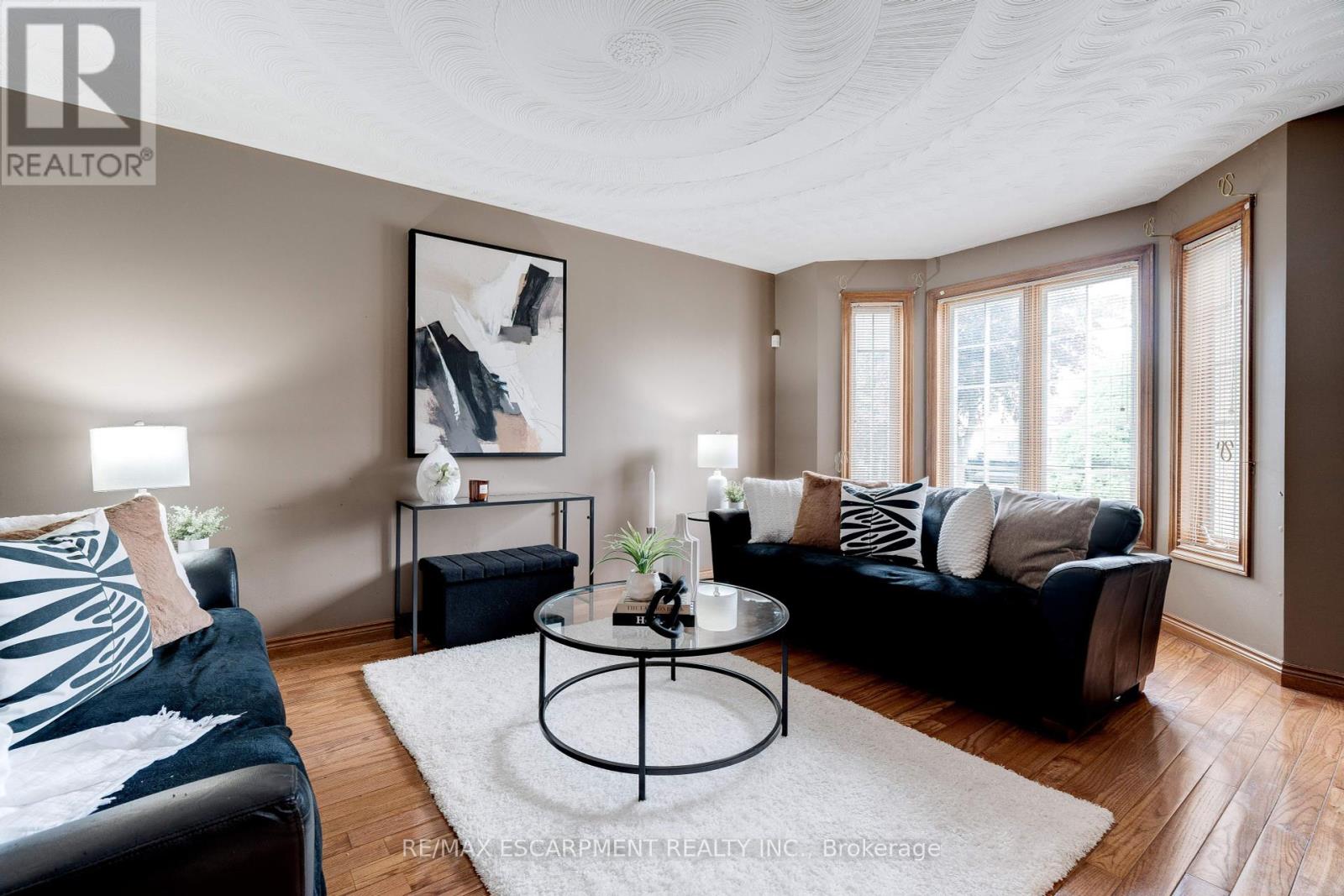 Photo 6 of 9 Sugarberry Court, Hamilton ON
