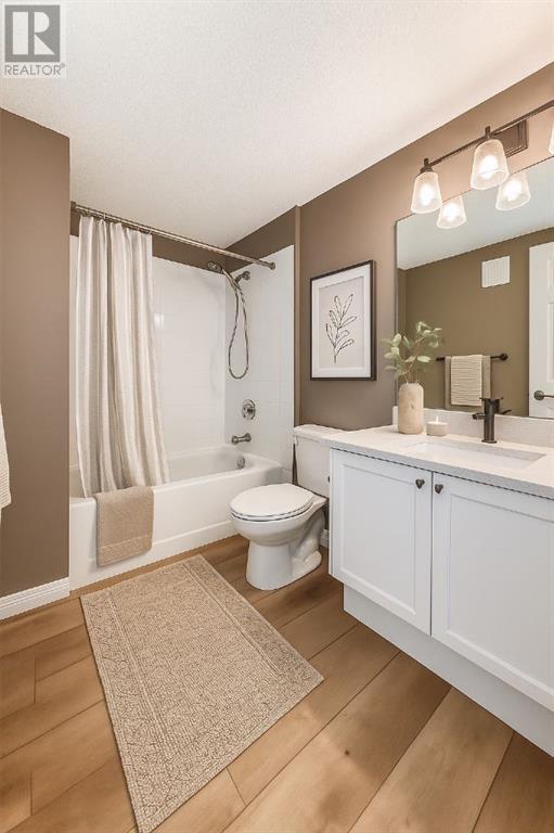 Single Family House for Sale in   Country Village Bay NE Country Hills Village Calgary 