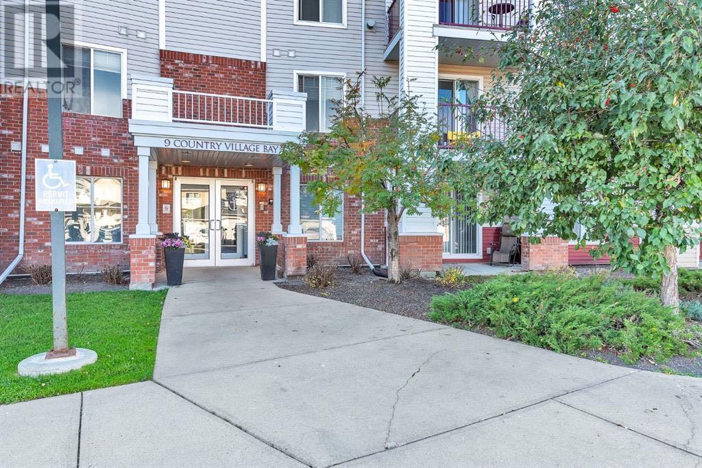 Single Family House for Sale in   Country Village Bay NE Country Hills Village Calgary 
