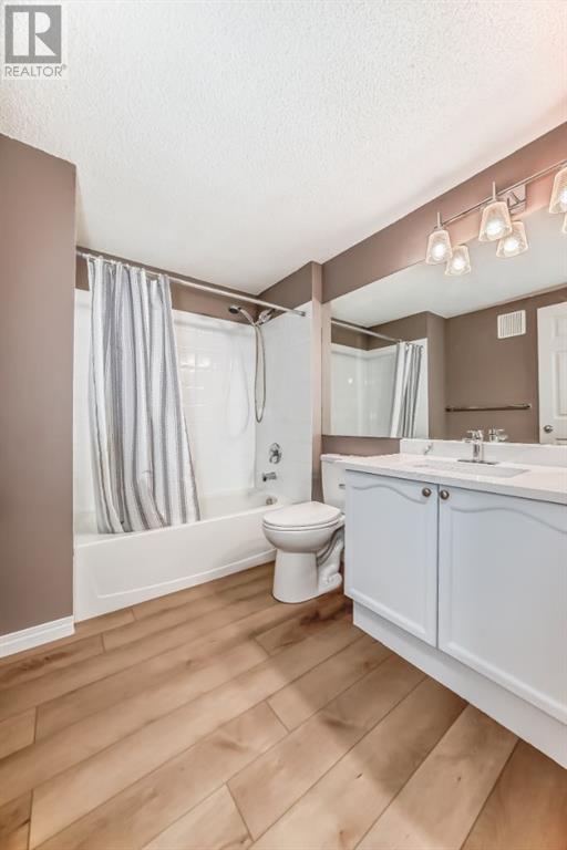 Single Family House for Sale in   Country Village Bay NE Country Hills Village Calgary 
