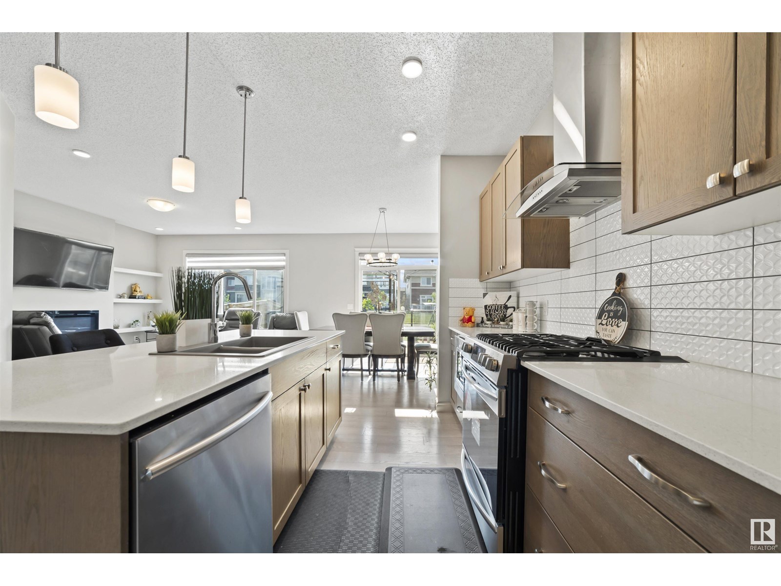 Photo 4 of 3743 Cherry Lo Sw, Edmonton AB