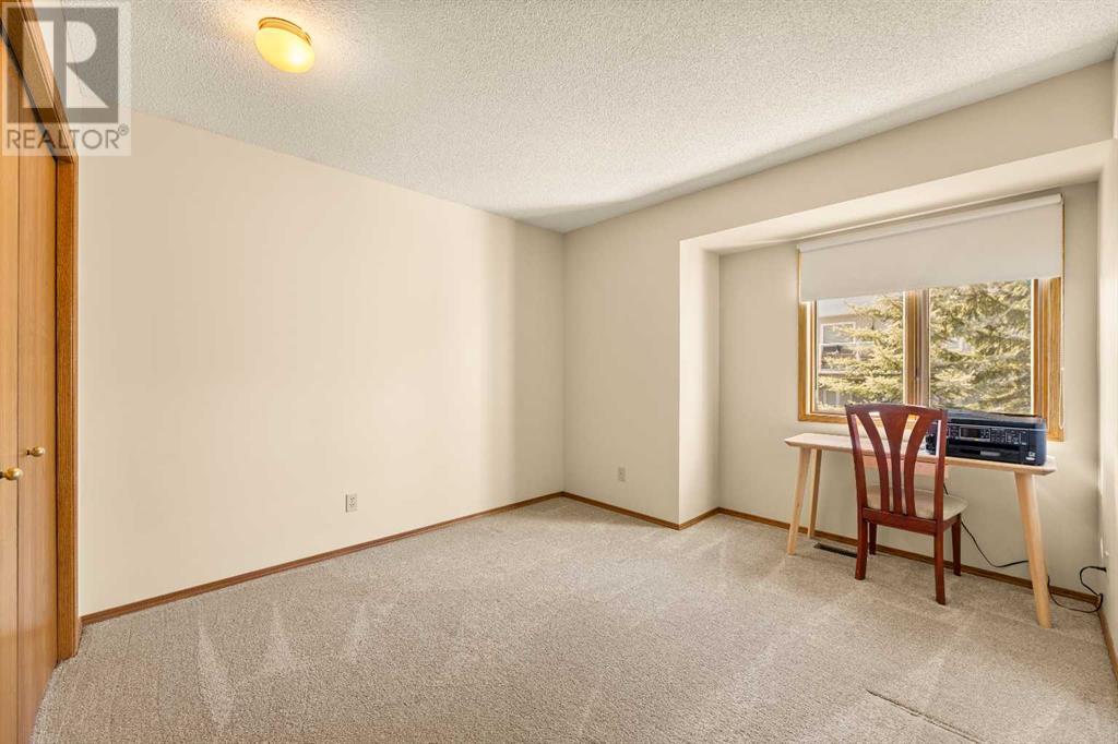 Single Family House for Sale in  Sandringham Way NW Sandstone Valley Calgary 