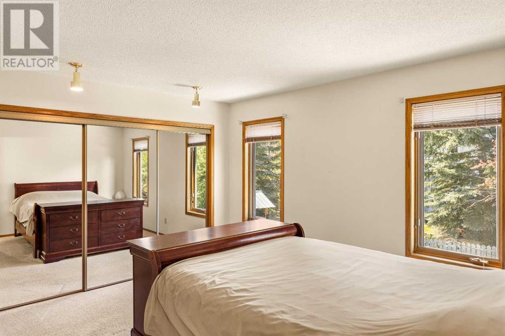 Single Family House for Sale in  Sandringham Way NW Sandstone Valley Calgary 