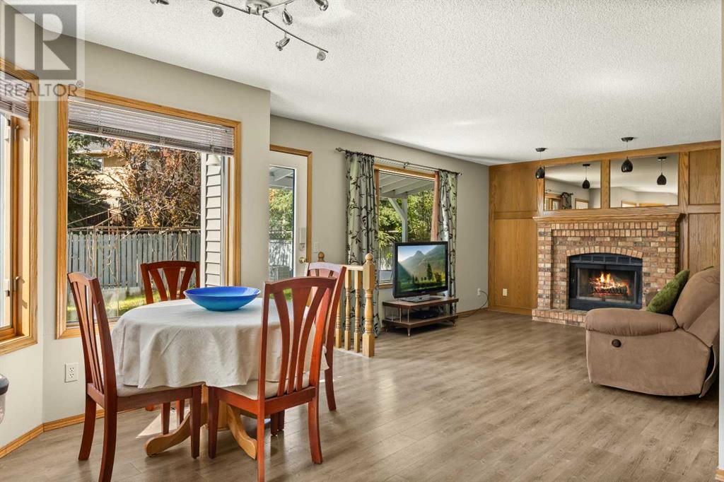 Single Family House for Sale in  Sandringham Way NW Sandstone Valley Calgary 