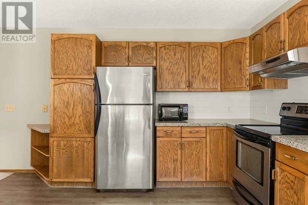 Single Family House for Sale in  Sandringham Way NW Sandstone Valley Calgary 