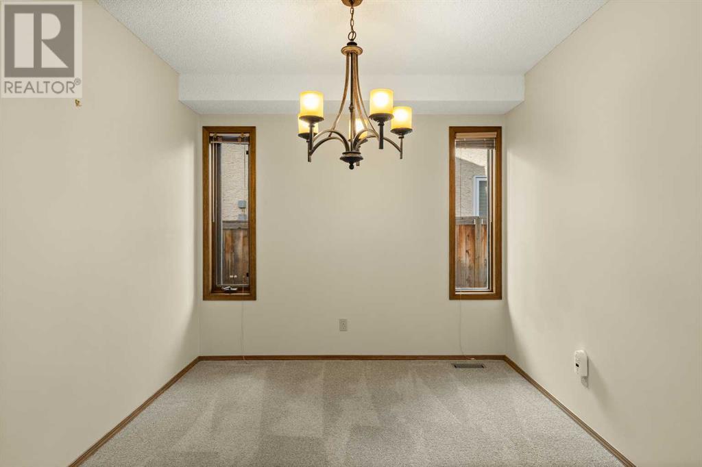 Single Family House for Sale in  Sandringham Way NW Sandstone Valley Calgary 