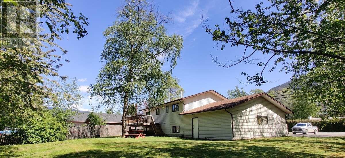 3399 RIVER DRIVE, Terrace