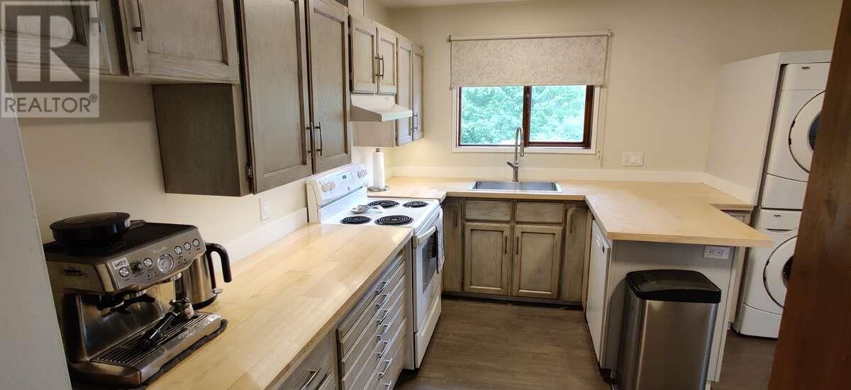 3399 RIVER DRIVE, Terrace