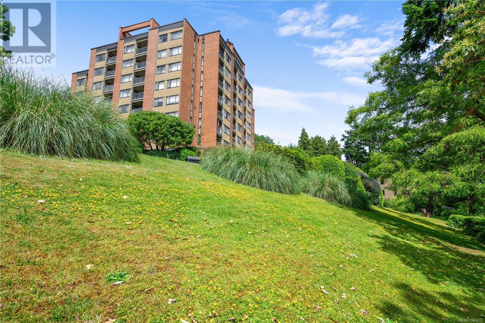 #103 105 GORGE RD E - Image 33