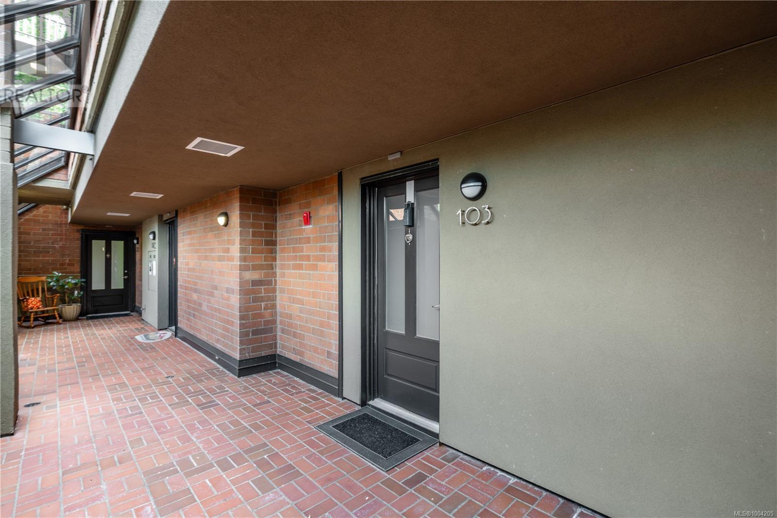 #103 105 GORGE RD E - Image 35