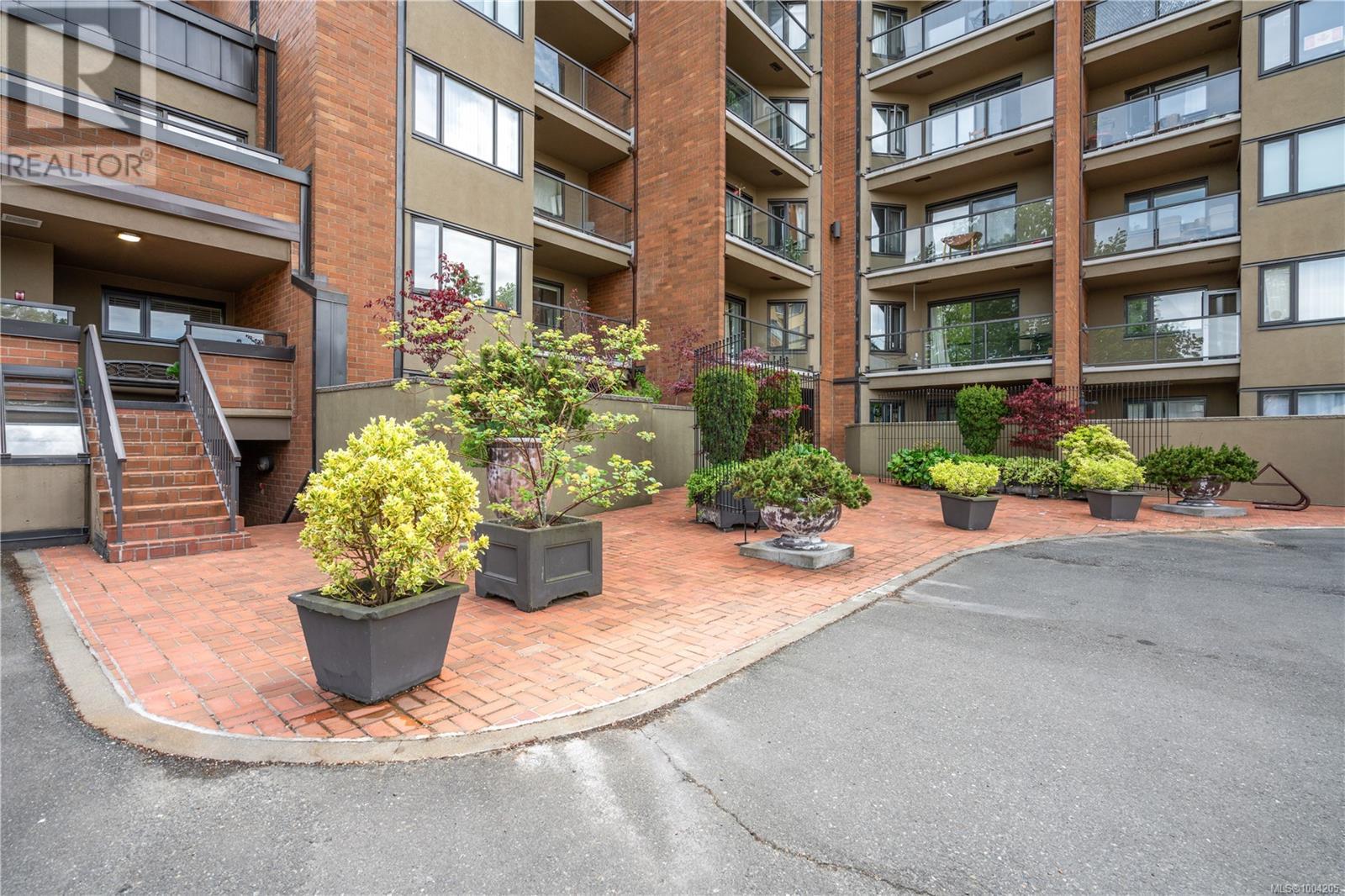 #103 105 GORGE RD E - Image 38