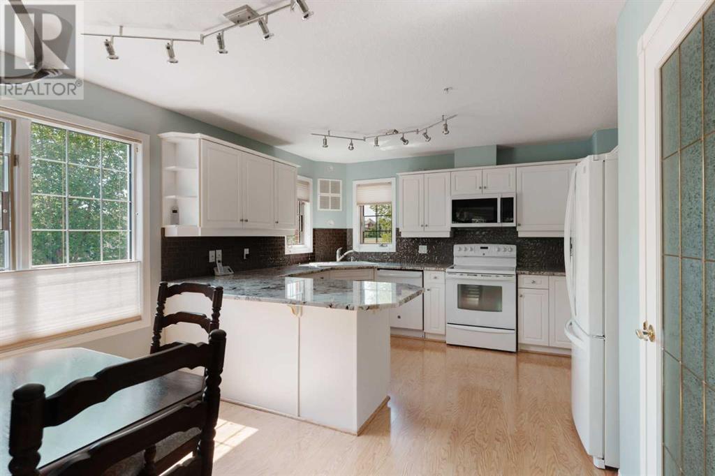 Single Family House for Sale in   Sierra Morena Boulevard SW Signal Hill Calgary 