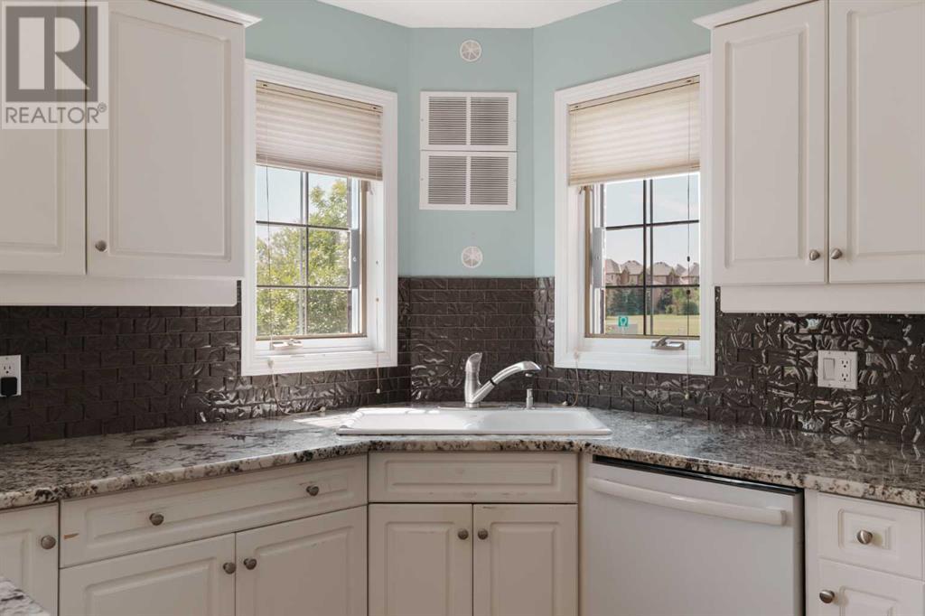 Single Family House for Sale in   Sierra Morena Boulevard SW Signal Hill Calgary 