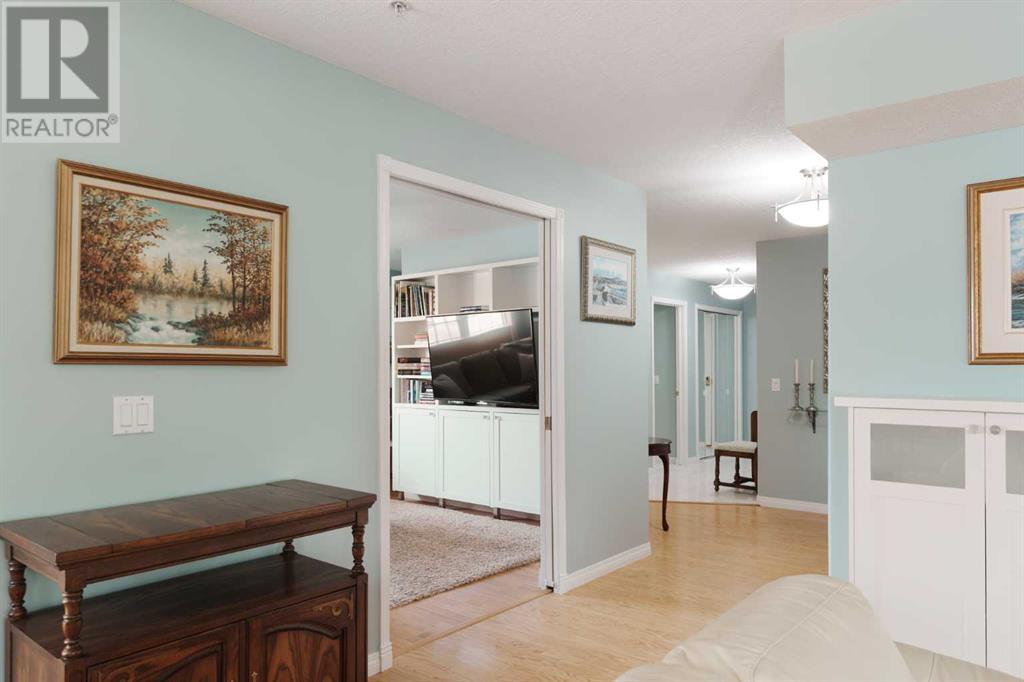 Single Family House for Sale in   Sierra Morena Boulevard SW Signal Hill Calgary 