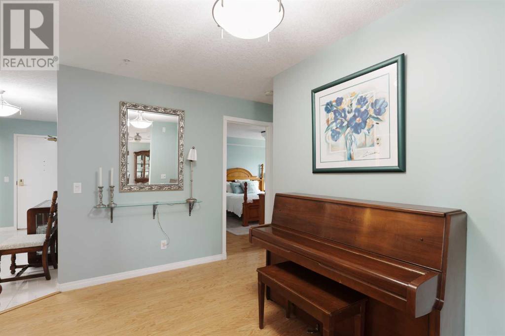 Single Family House for Sale in   Sierra Morena Boulevard SW Signal Hill Calgary 