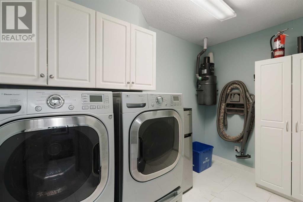 Single Family House for Sale in   Sierra Morena Boulevard SW Signal Hill Calgary 