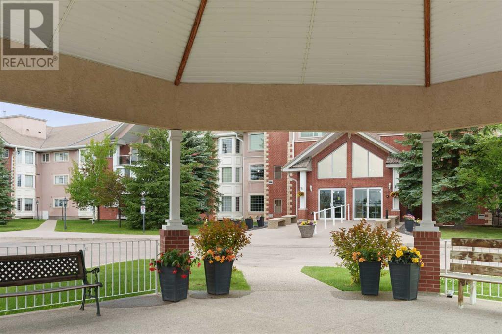 Single Family House for Sale in   Sierra Morena Boulevard SW Signal Hill Calgary 