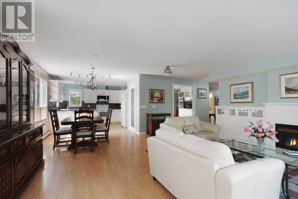 Single Family House for Sale in   Sierra Morena Boulevard SW Signal Hill Calgary 