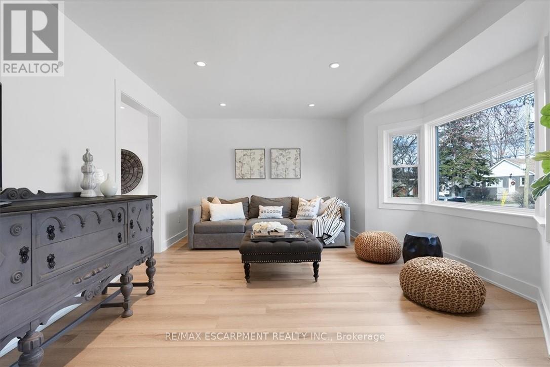Photo 9 of 94 West 32nd Street, Hamilton ON
