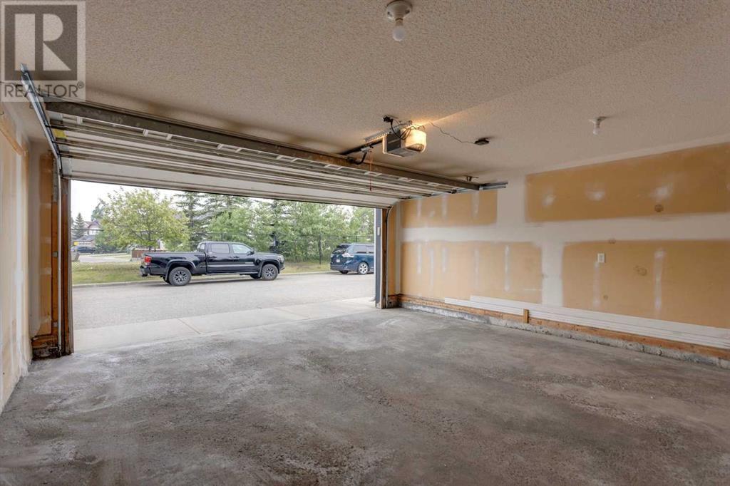 Single Family House 4 Level for Sale in  Royal Oak Lane NW Royal Oak Calgary 