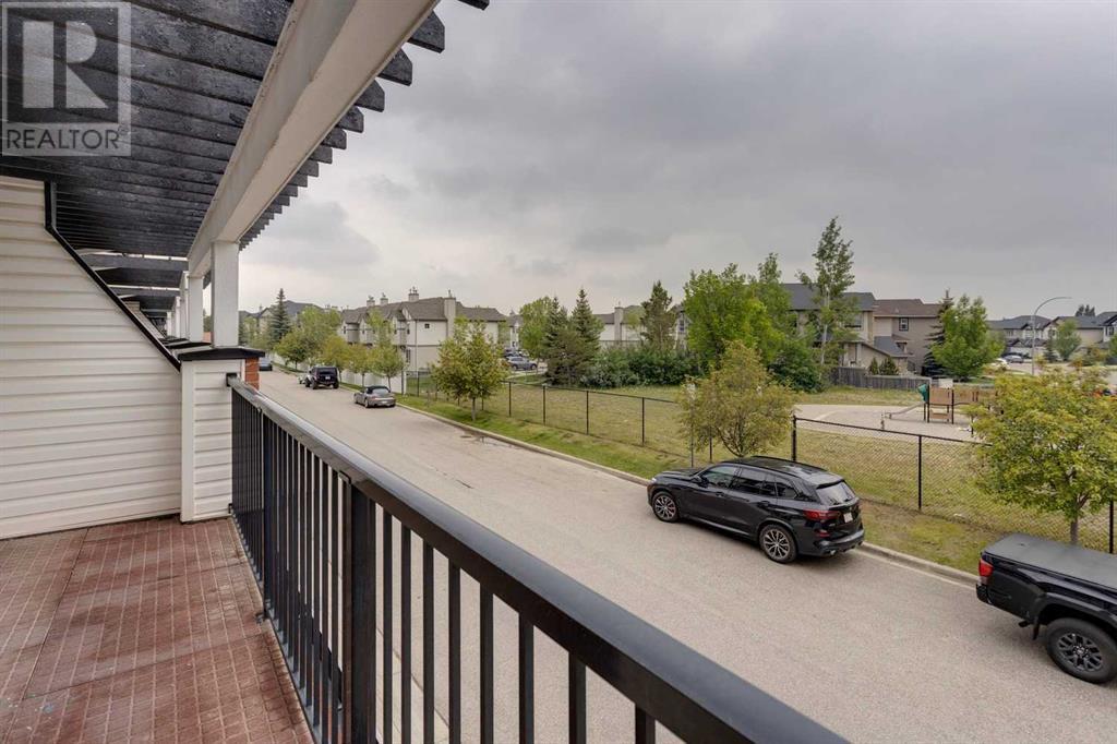 Single Family House 4 Level for Sale in  Royal Oak Lane NW Royal Oak Calgary 