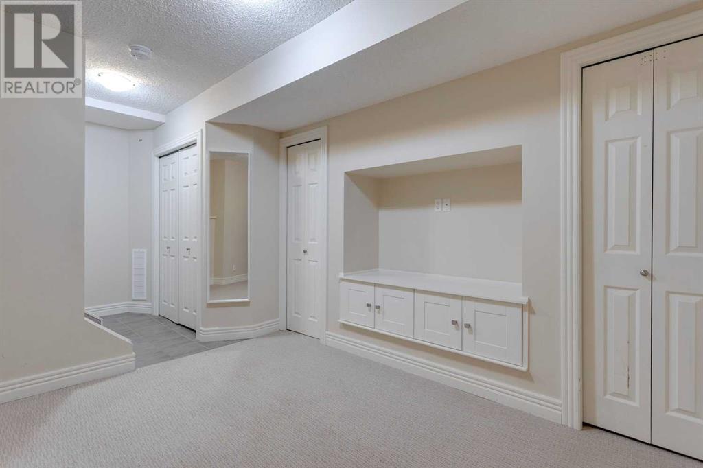 Single Family House 4 Level for Sale in  Royal Oak Lane NW Royal Oak Calgary 