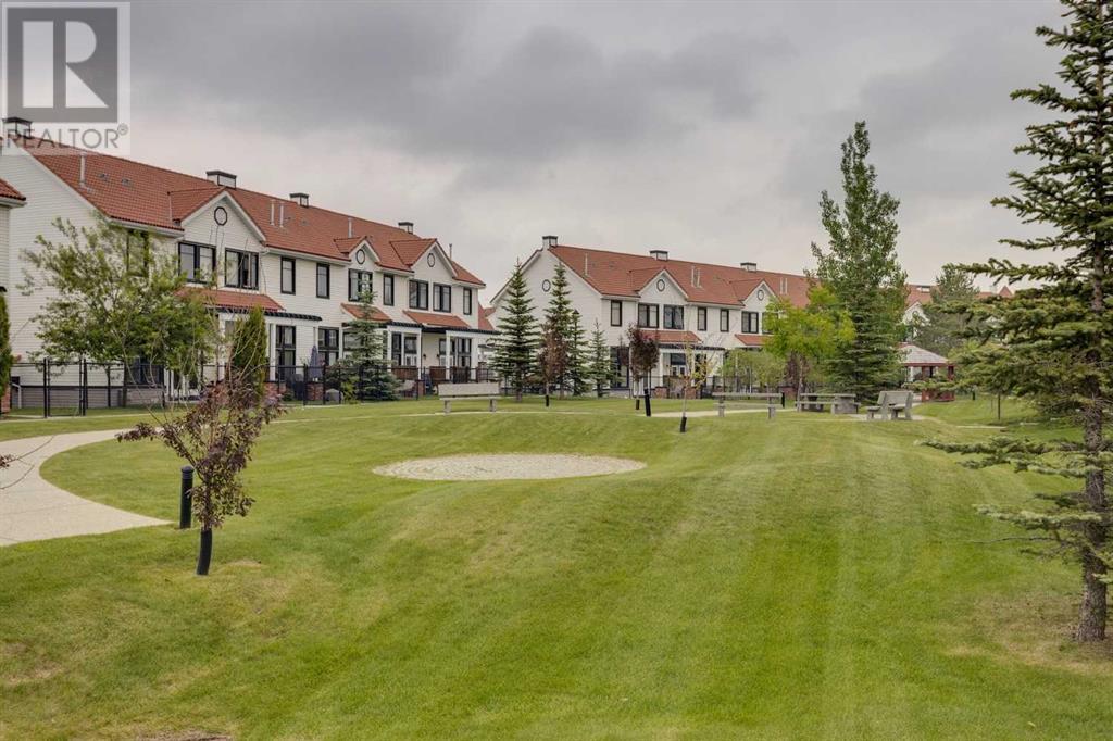 Single Family House 4 Level for Sale in  Royal Oak Lane NW Royal Oak Calgary 