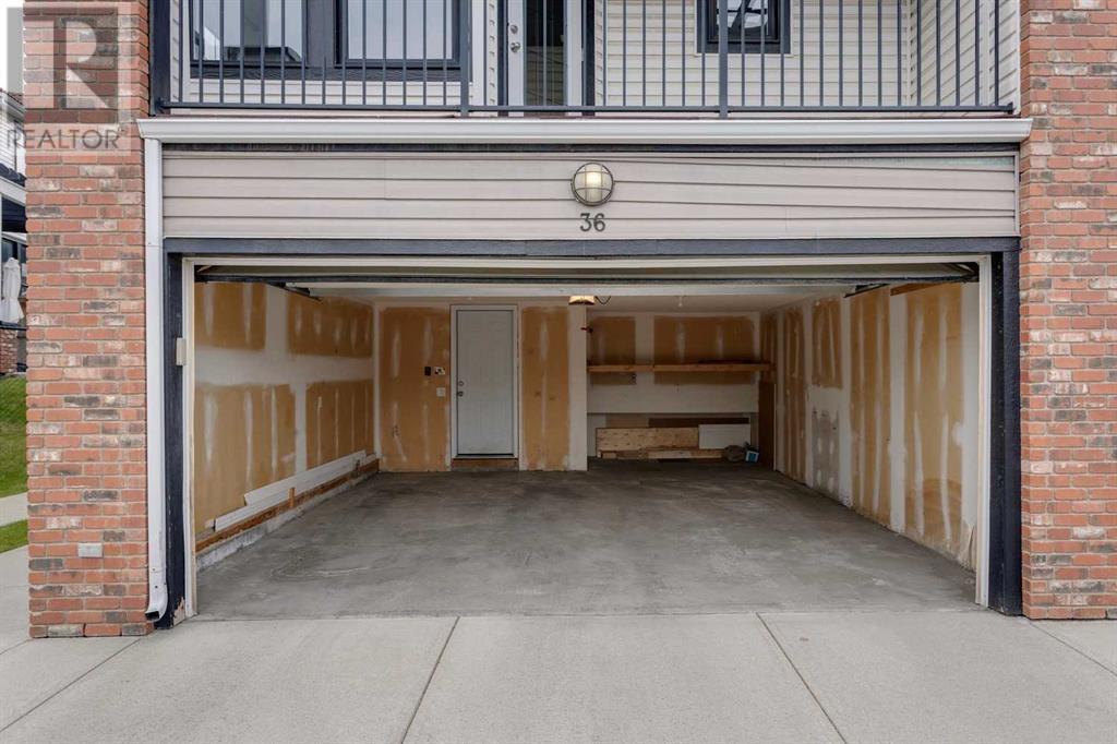 Single Family House 4 Level for Sale in  Royal Oak Lane NW Royal Oak Calgary 