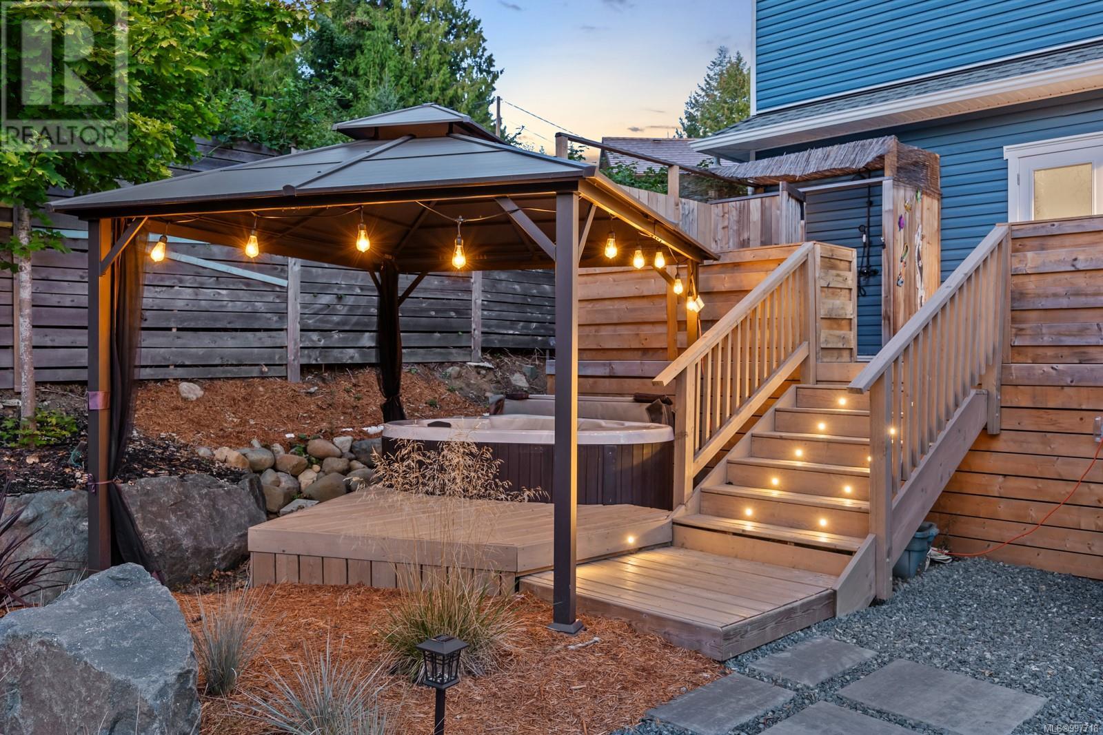 Photo 8 of 7863 Tozer Rd, Fanny Bay BC