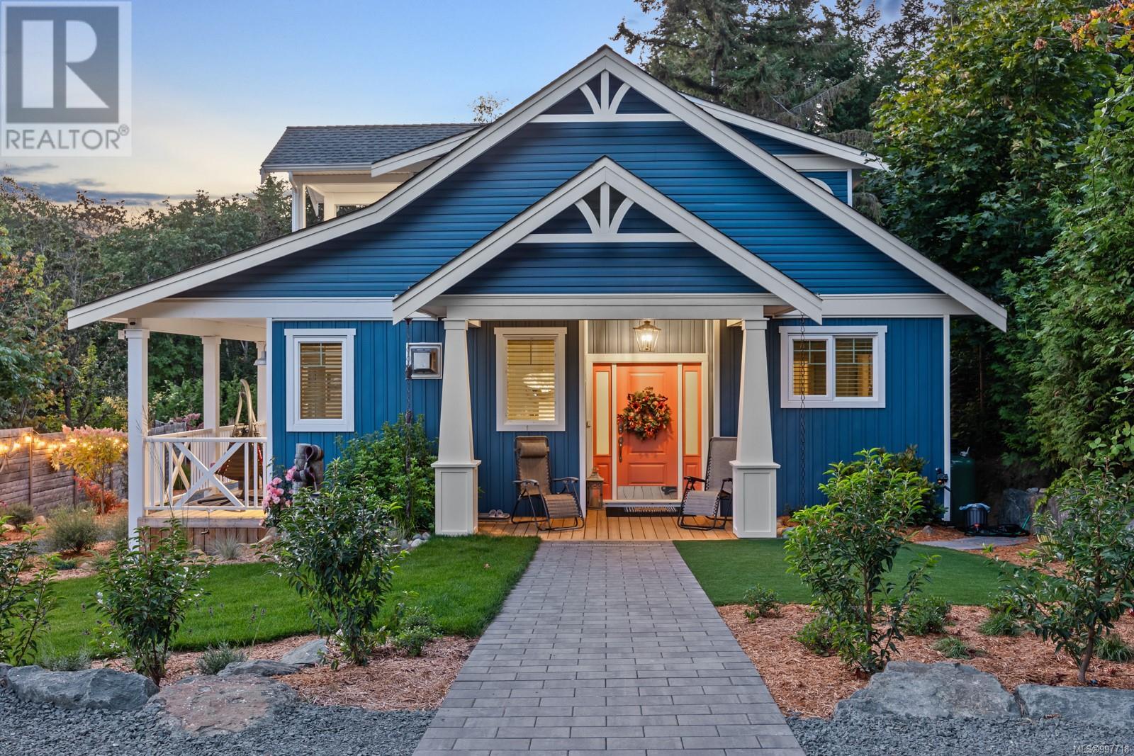Photo 3 of 7863 Tozer Rd, Fanny Bay BC