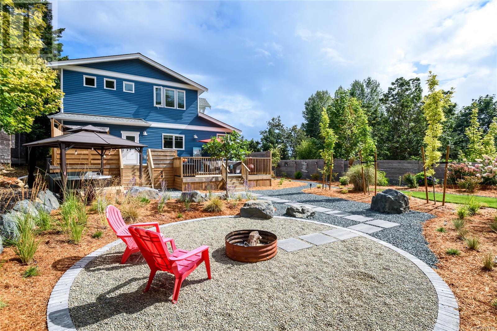 Photo 35 of 7863 Tozer Rd, Fanny Bay BC