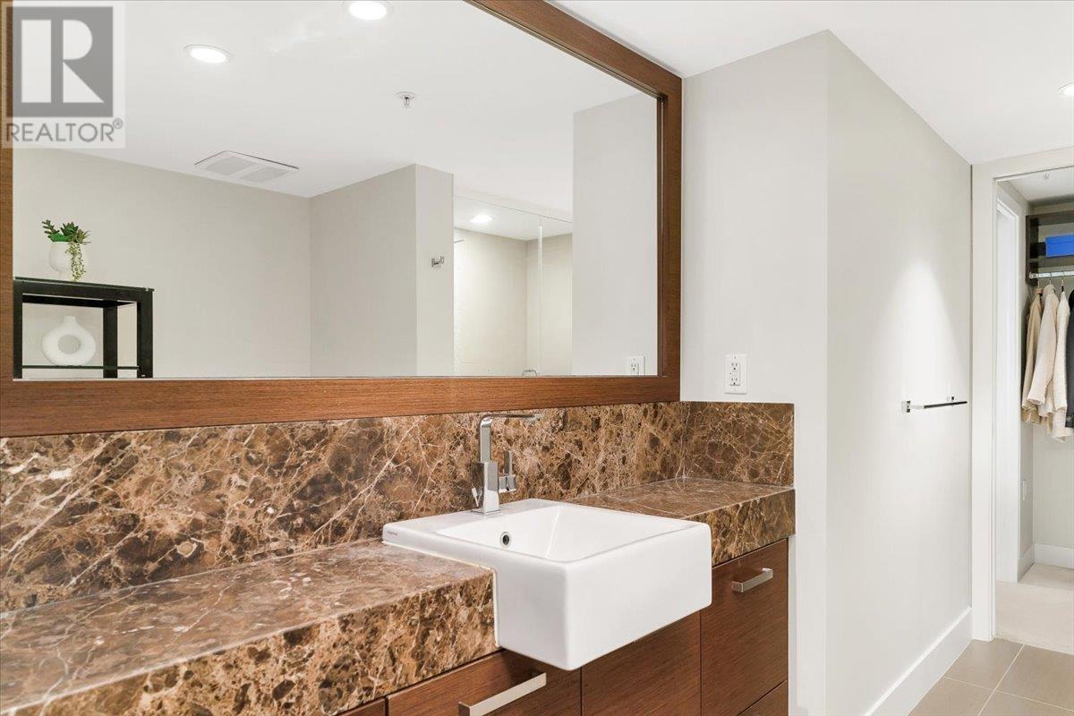 Photo 2 of 103 210 W 13 Th Street, North Vancouver BC