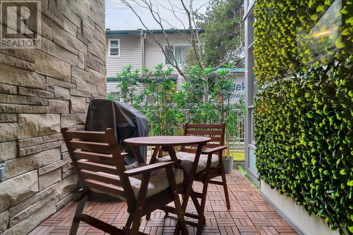 Photo 13 of 103 210 W 13 Th Street, North Vancouver BC