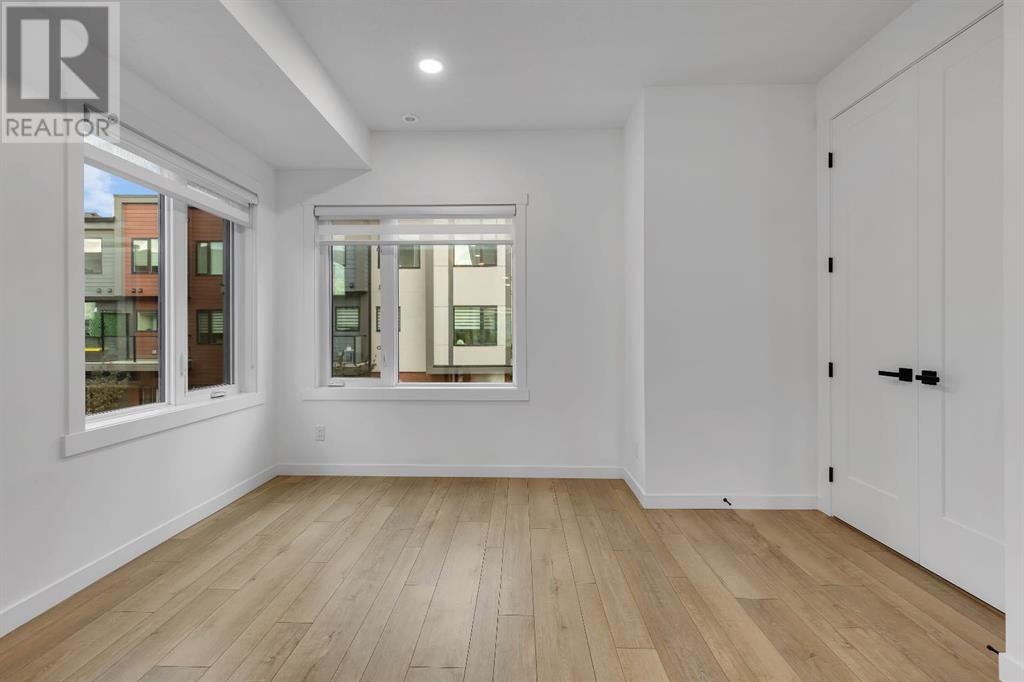 Single Family House for Sale in  Greenbriar Place NW Greenwood/Greenbriar Calgary 