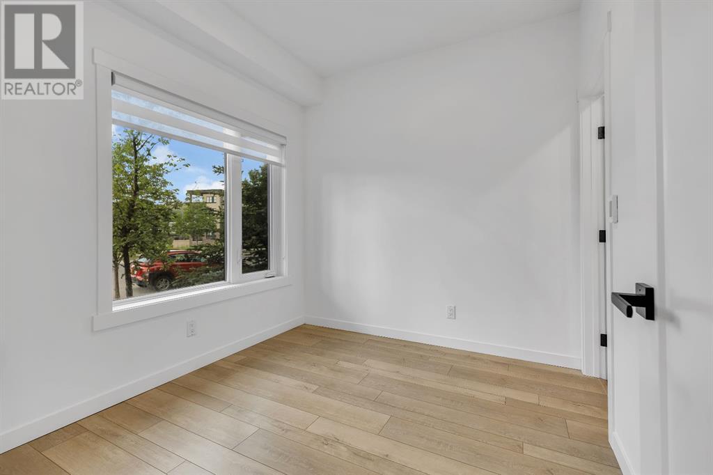 Single Family House for Sale in  Greenbriar Place NW Greenwood/Greenbriar Calgary 
