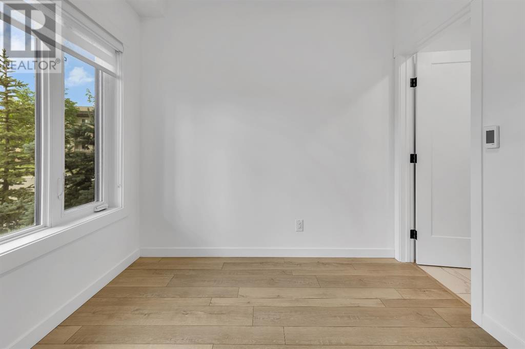 Single Family House for Sale in  Greenbriar Place NW Greenwood/Greenbriar Calgary 