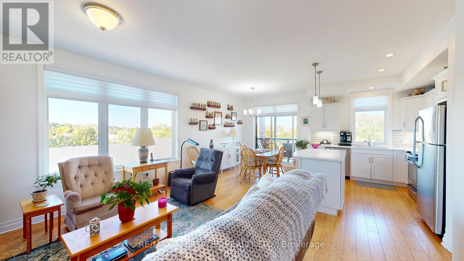 Photo 28 of 302 1109 Millwood Avenue, Brockville ON