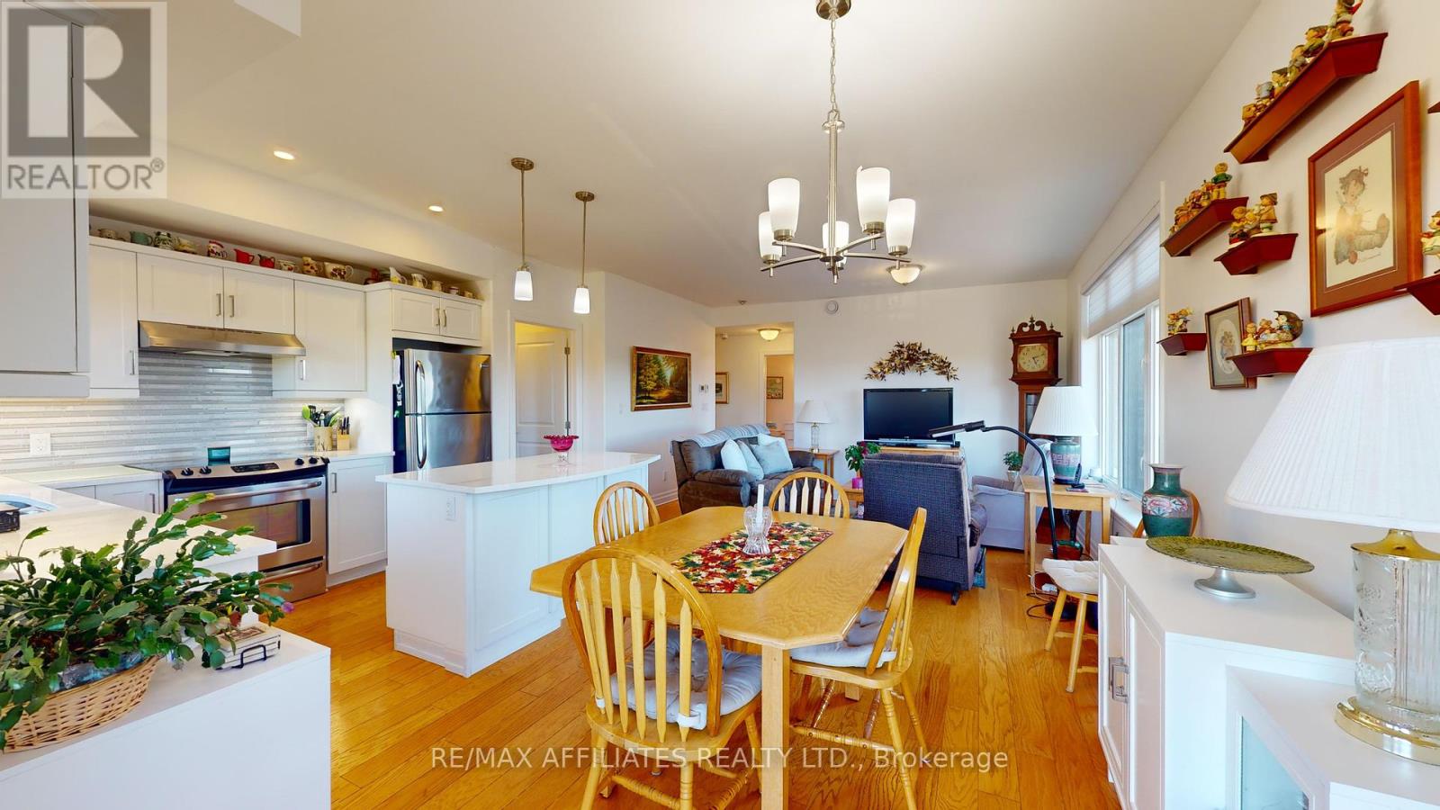 Photo 4 of 302 1109 Millwood Avenue, Brockville ON