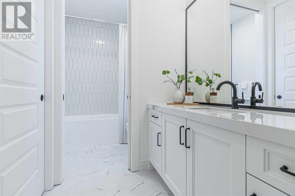 Single Family House for Sale in  Broadview Road NW West Hillhurst Calgary 