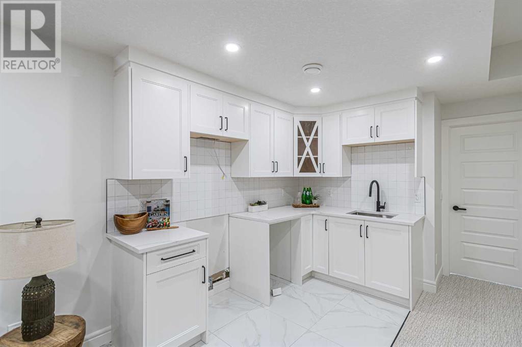 Single Family House for Sale in  Broadview Road NW West Hillhurst Calgary 