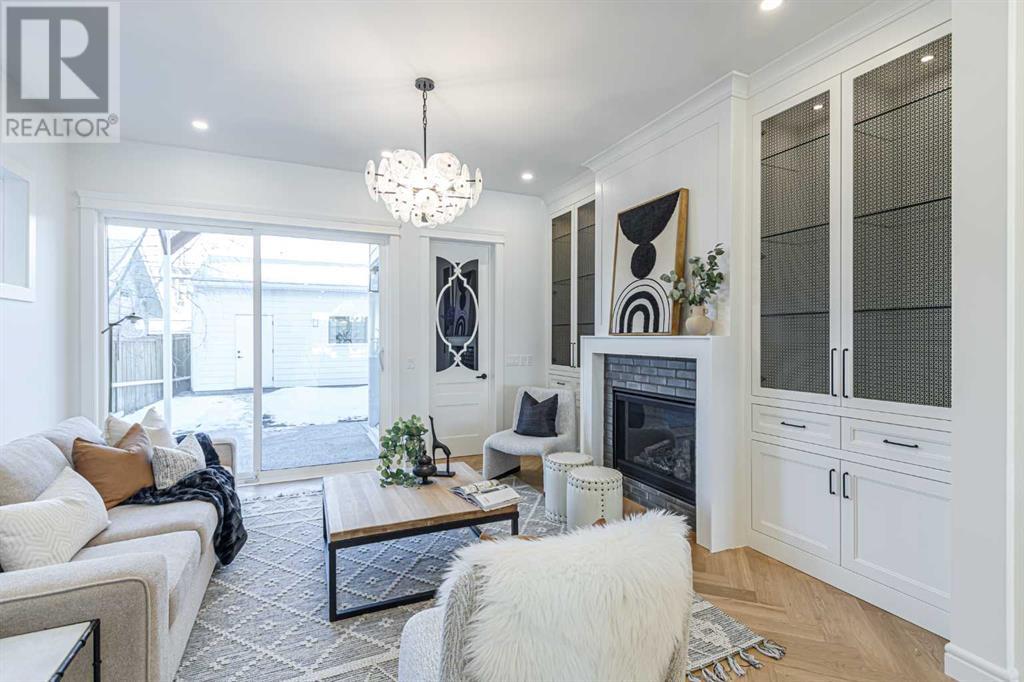 Single Family House for Sale in  Broadview Road NW West Hillhurst Calgary 